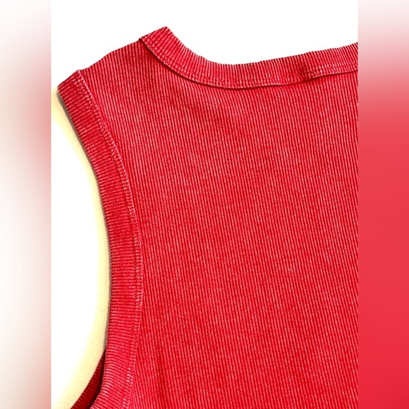 No Boundaries Red Skull Graphic Juniors Ribbed Tank Top Size 11-13 - Picture 14 of 14